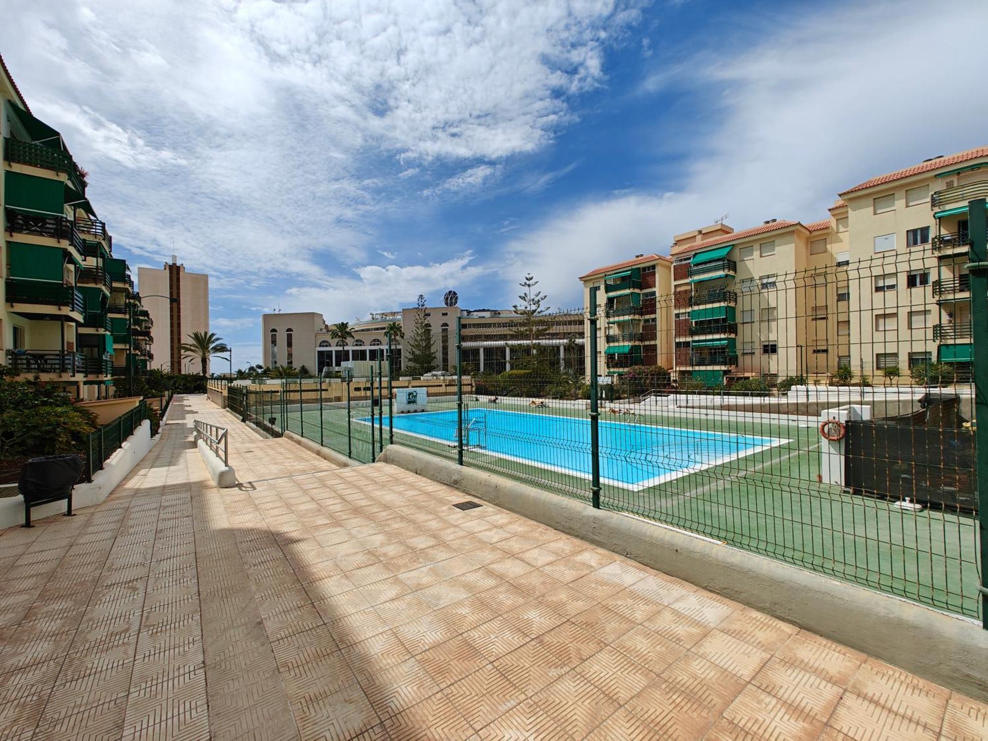 Sun Apartment - 3 Bedrooms, Priv Parking, Pool, Ac, Tv Channels, Fibre Net Los Cristianos  Luaran gambar