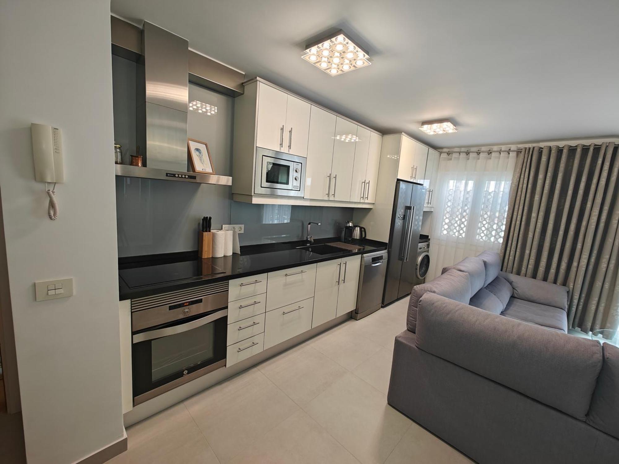 Sun Apartment - 3 Bedrooms, Priv Parking, Pool, Ac, Tv Channels, Fibre Net Los Cristianos  Luaran gambar