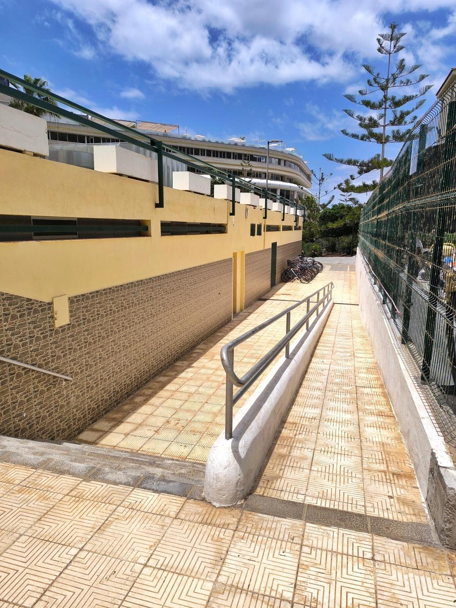 Sun Apartment - 3 Bedrooms, Priv Parking, Pool, Ac, Tv Channels, Fibre Net Los Cristianos  Luaran gambar